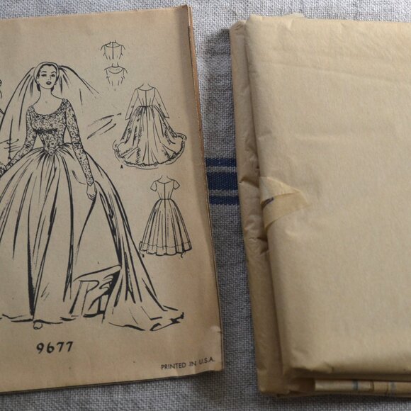 1954 McCall's Fashion First Bridal Dresses Sewing Pattern 9677 SZ 14 BUST 34 - Picture 2 of 8